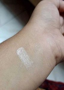 Insight Conmetics Viral Radiant Highlighter 04
