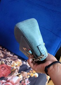 BAGGIT Chic Mint Croc-Embossed SHOULDER SLING Bag