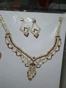 Necklace Brown N White Stone