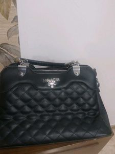 Chic Quilted Handbag