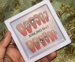Cute Press-On Nails with Gems 12 tips