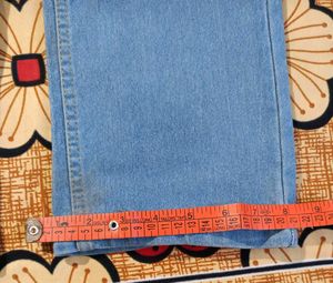 Light Wash Blue straight-fit