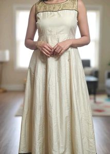 Elegant Sleeveless Cream Dress 'M' SIZE