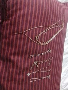 Artificial Rose Gold Necklace & Bracelet Set
