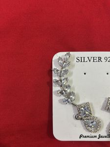 Sparkling Leaf Design Drop Earrings