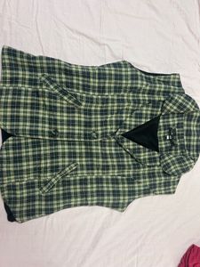 H&amp;M Tartan Plaid Sleeveless Blazer