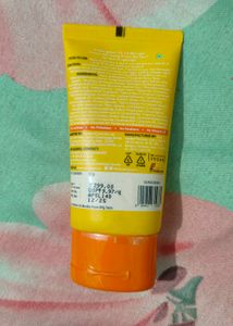 Aqualogica Glow Dewy Sunscreen Gel SPF 50+