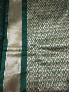 💥🆕️ Heavy Woven Green Silk Saree