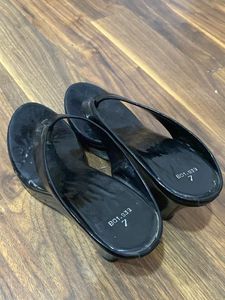 Black wedge heel