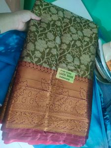 Paithani Golden Saree With Tag