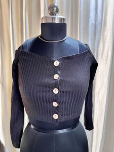 Ribbed Off-Shoulder Button-Up Cropped Top
