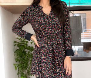 Chic Black Floral Print Dress with attach belt
