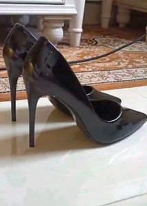 black high heel pumps