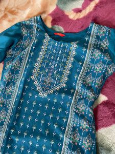 Threads A Line Straight Kurta
