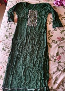 Elegant Embroidered Green Kurta