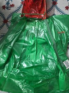 Free Delovery : Bright Green Raincoat size 51cm