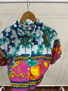 VIBRANT EMBELLISHED TROPICAL PRINT SHIRT