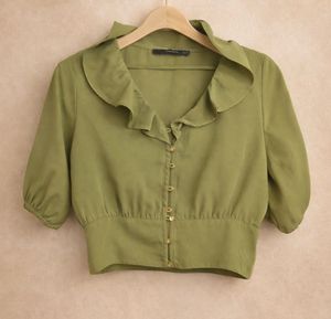 Chic Ruffled Neck Button-Up Crop Top