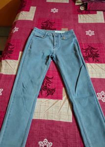 Light Wash High-Waisted Jeans