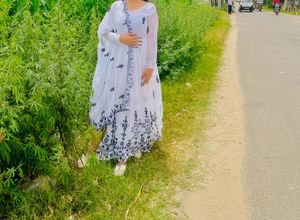 Elegant White &amp; Black Embroidered Kurta Set