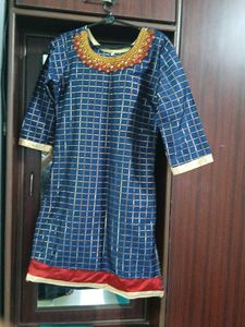 Elegant Blue Kurta with Golden Grid