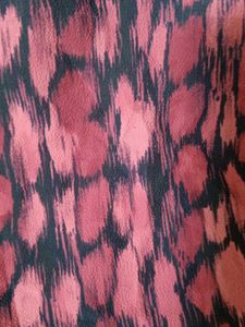 Chic Magenta &amp; Navy Abstract Print Top