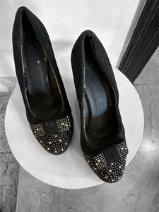 Black Welvet Heels For Ladies