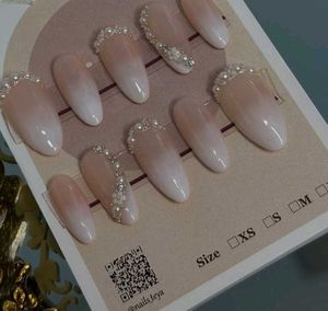 Glamorous Press-On Nails