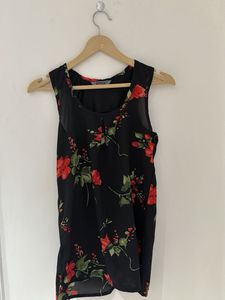 Floral Print Sleeveless Top