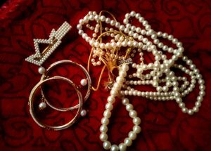 Elegant Pearl Jewellery Set