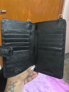 Elegant Black Leather Crossbody