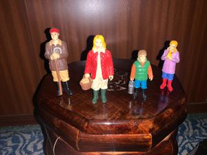 Huge Saleee!!Miniature Family Showpiece