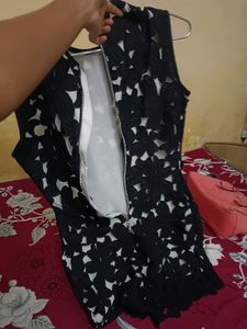 Chic Black Floral Lace Sleeveless Dress