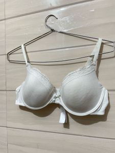 Comfortable White Everyday Bra