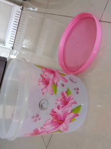 Retro Floral Storage Bin with Lid