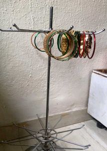 Rotating Bangle Holder