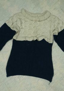 Cute Two-Tone Knit Top