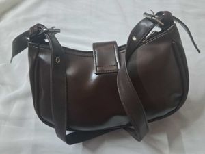 Stylish Chocolate Brown Shoulder Bag With Buckle