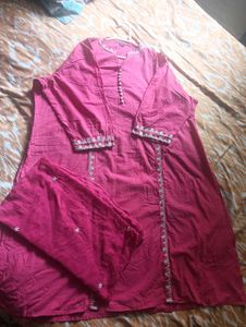 Elegant Pink Kurta Set with White Embroidery