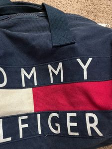 🔵🔴Tommy Hilfiger Colorblock Shoulder Bag