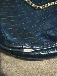 selling my divis leather like hobo bag