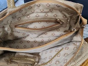 Metro Handbag