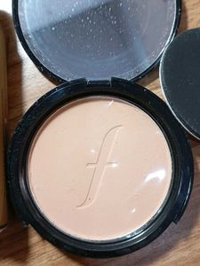 Faces Canada Weightless Matte Compact