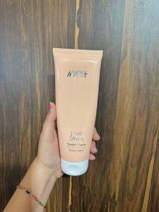 Nykaa Love Struck Body Lotion
