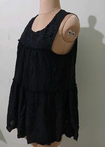Black Embroidered Sleeveless Kurta