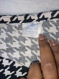Houndstooth Puff Sleeve Top