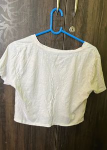 White Cropped V-Neck T-Shirt with Floral Embroider