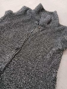 Sleeveless Vest