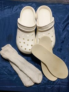 Classic Ivory Crocs Size 9 Unisex