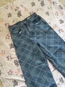 Unique Plaid Wide-Leg Jeans